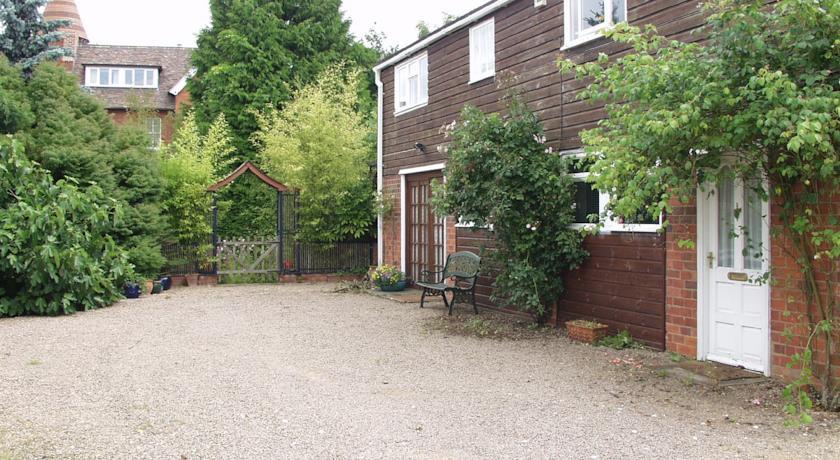 Апартаменты The Coach House