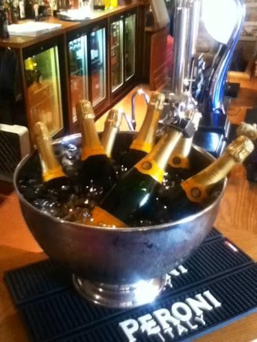 Отель The Plough Inn