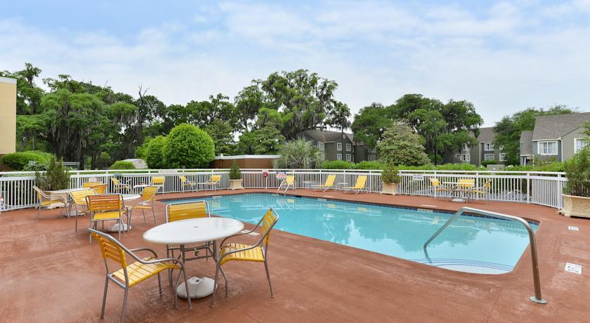 Отель Fairfield Inn Savannah Midtown