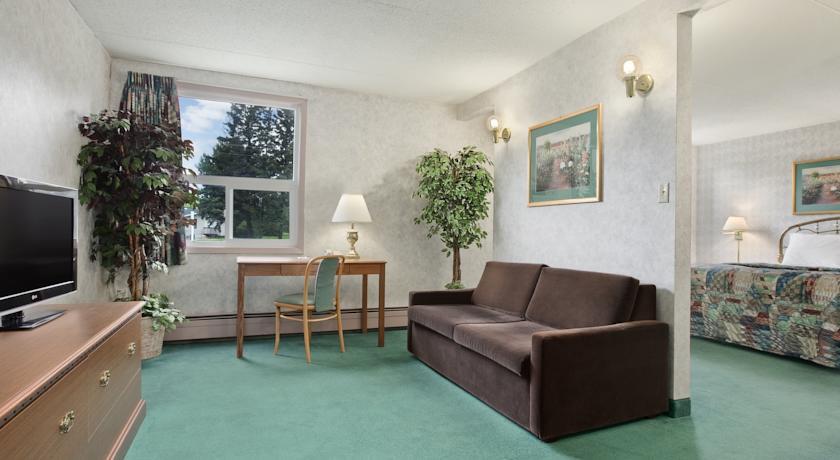 Отель Travelodge Melfort