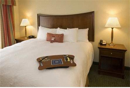 Отель Hampton Inn & Suites Navarre