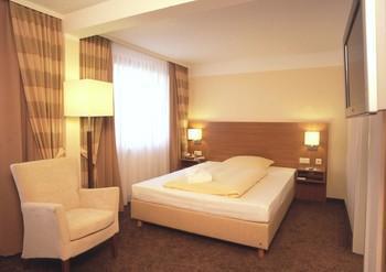 Отель Best Western Donner's Hotel