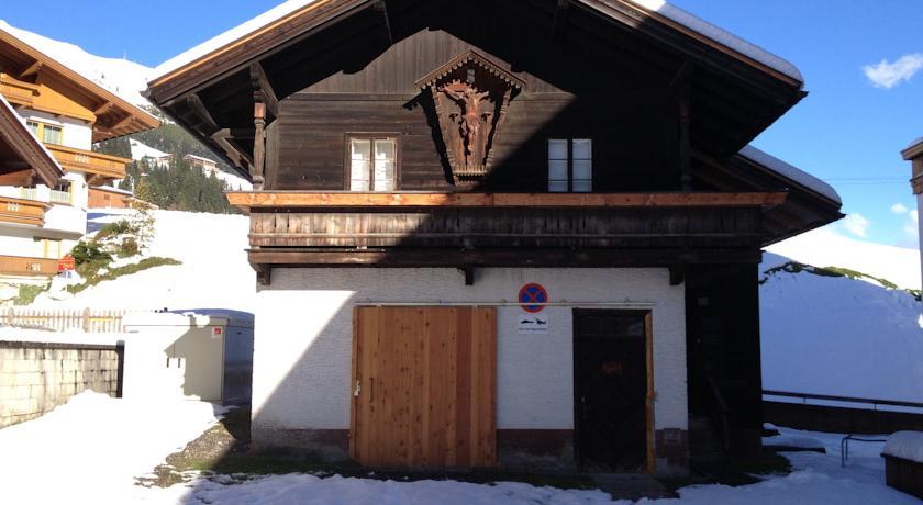 Dorfhütte