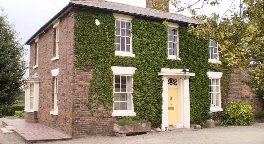 Апартаменты Duken Courtyard Cottage