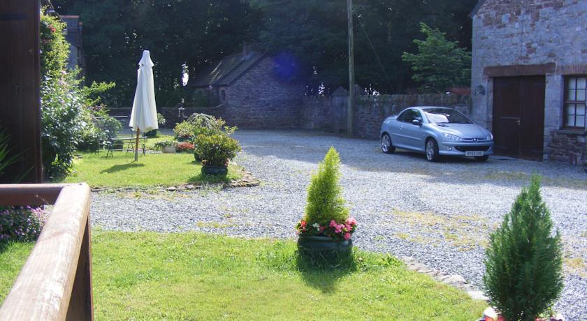 Апартаменты Scoveston Manor B&B