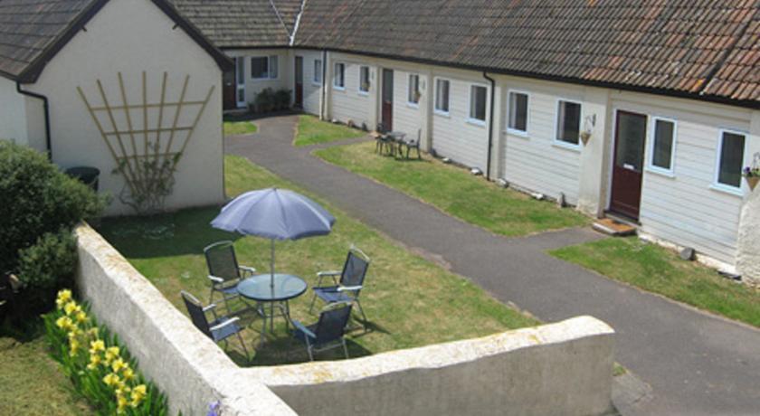 Апартаменты Court Farm Holiday Bungalows Ltd
