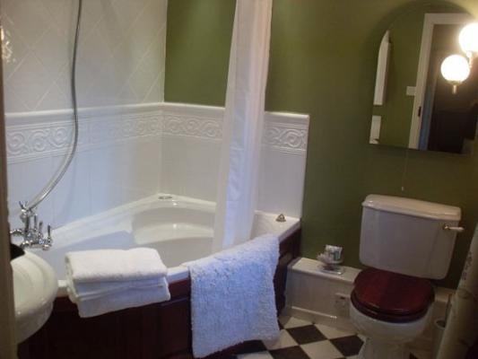 Мини-отель Ling House Bed and Breakfast