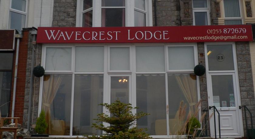 Отель Wavecrest Lodge