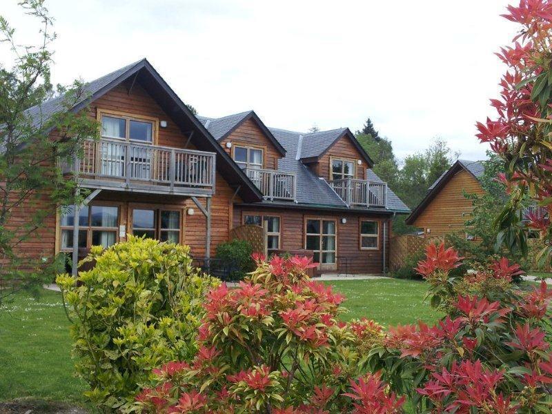 Отель Loch Lomond Waterfront Luxury Lodges