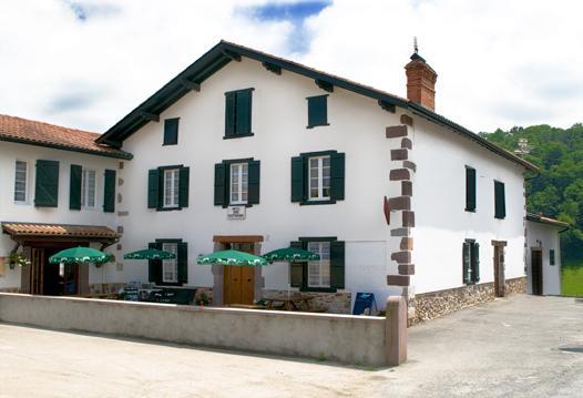 Отель Hotel Etchoinia