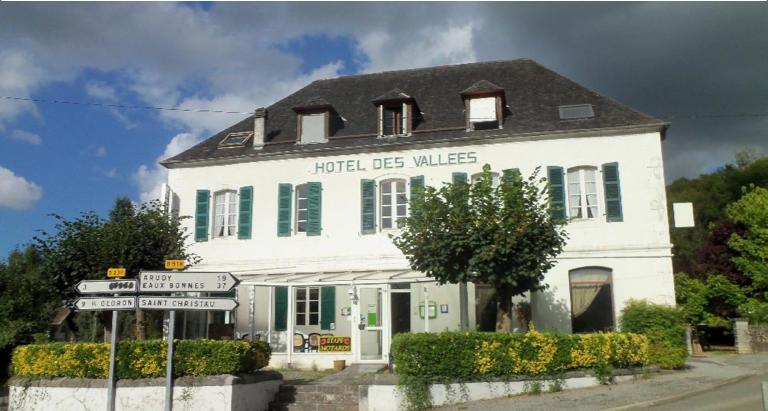 Гостевой дом Chambres d'hôtes et Gîtes Les Vallées
