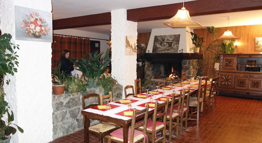 Отель Hotel Les Gentianes