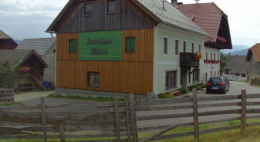 Апартаменты Ferienhaus Altwirt