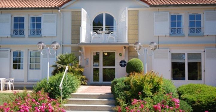 Отель Hotel Le Relais des Champs