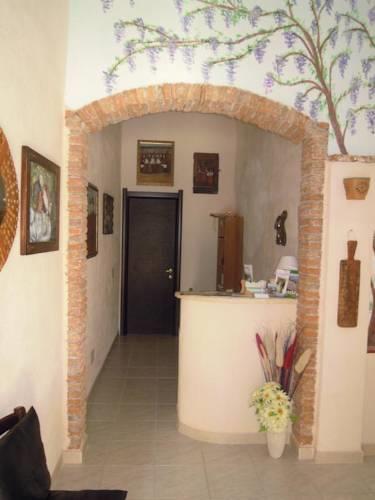 Отель Hotel B&B Valle del Cedrino