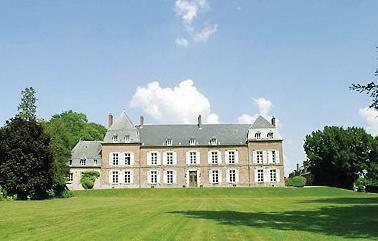 Апартаменты Holiday Home Cour Du Chateau