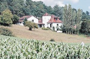 Апартаменты Holiday Home Filloulas