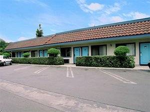 Отель Rodeway Inn Riverside