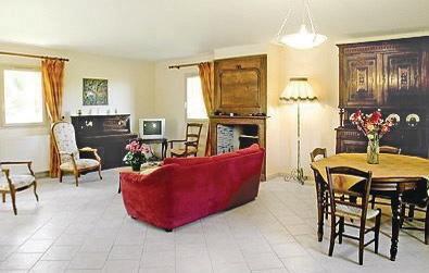 Апартаменты Holiday Home La Noyeraie