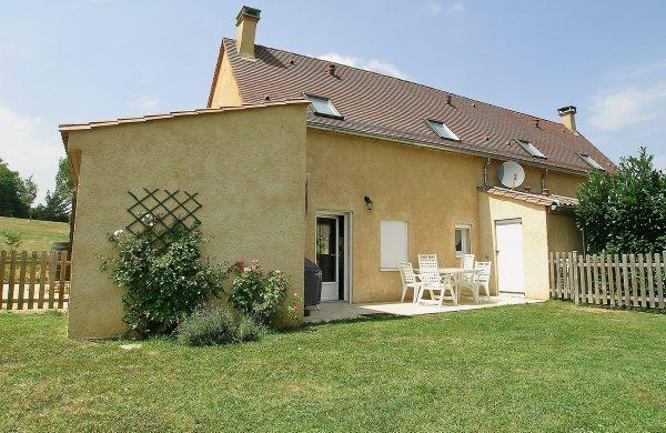 Апартаменты Holiday Home Les Cyprés