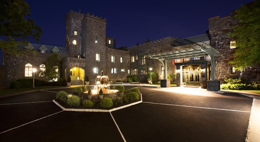 Отель Castle On The Hudson