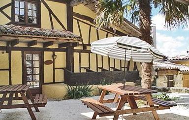 Апартаменты Holiday Home Lauzun Lot-Et-Garonne II