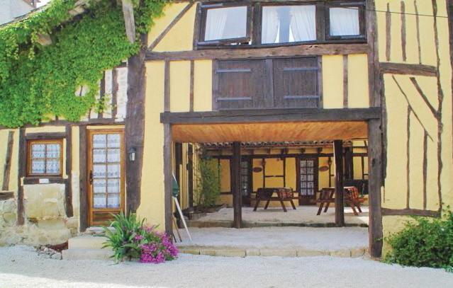 Апартаменты Holiday Home Lauzun Lot-Et-Garonne III
