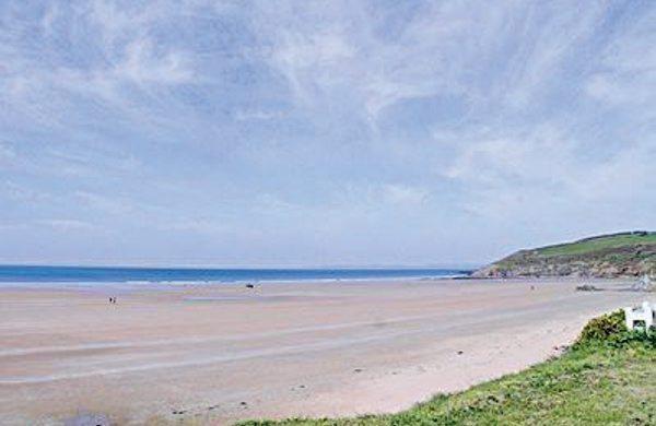 Апартаменты Holiday Home Plonevez Porzay Rue De La Presqu'Ile