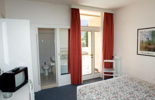 Отель Hotel Gardesana
