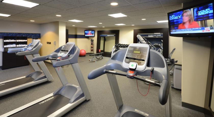 Отель Hampton Inn Roxboro