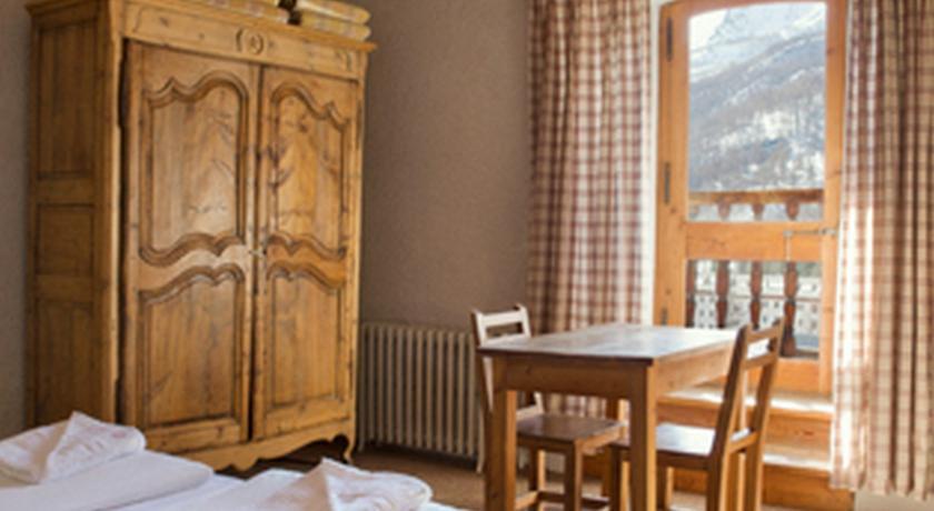 Отель Langley Hotel La Vieille Ferme