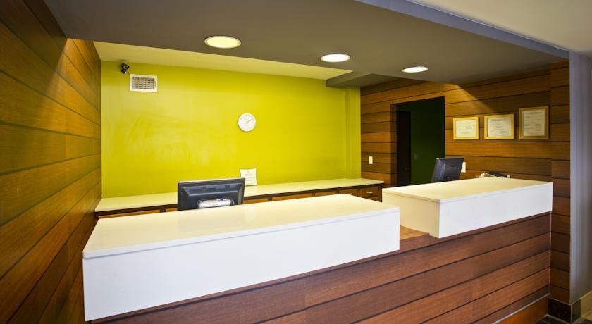 Отель La Quinta Inn & Suites Erie