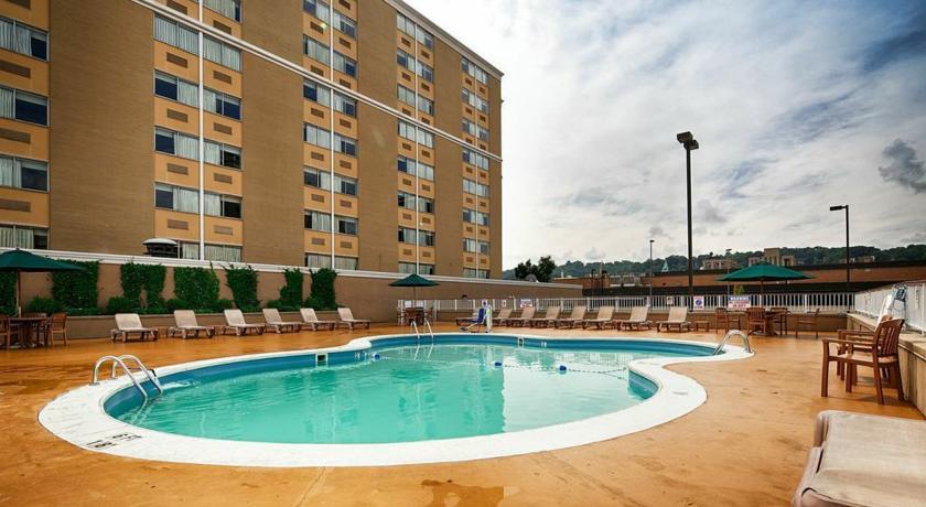 Отель Best Western Charleston Plaza Hotel