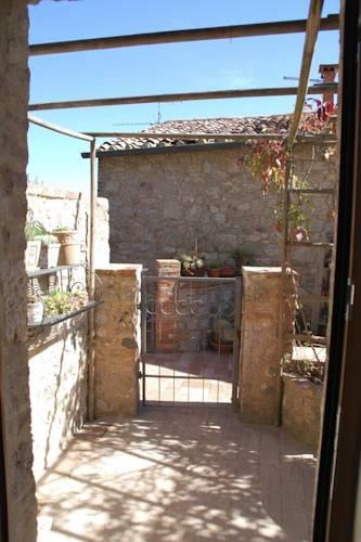 Апартаменты Holiday Home La Rocca