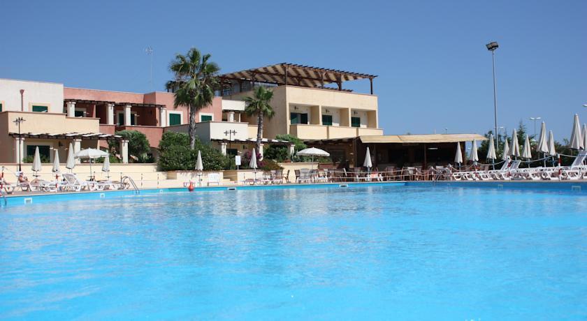 Отель Villaggio Resort Arco Del Saracino