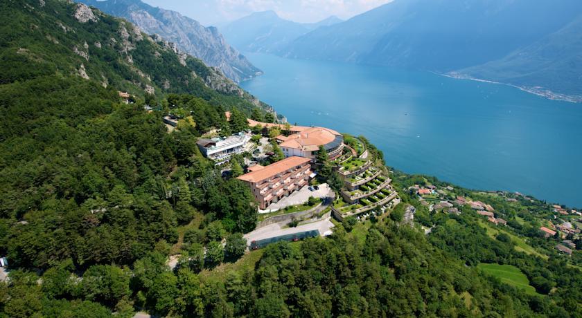 Отель Hotel Le Balze