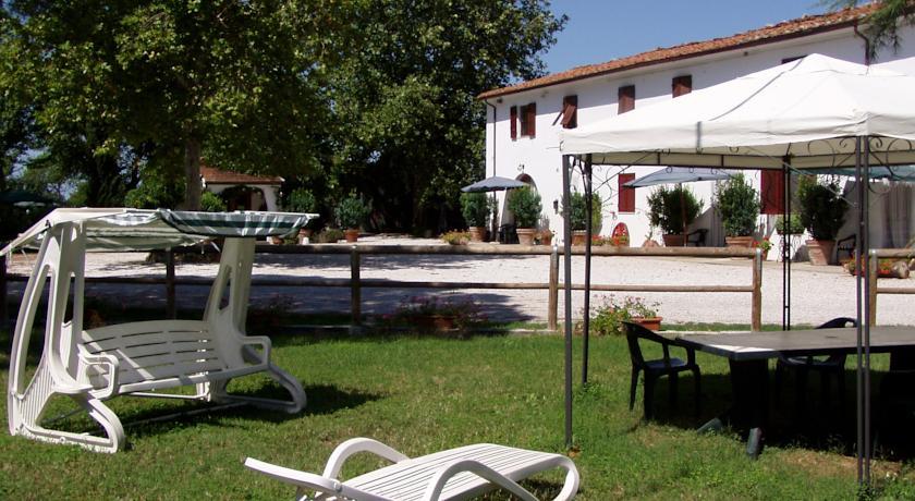 Отель Agriturismo La Pisana