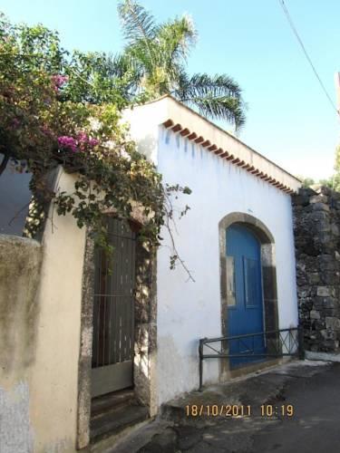 Апартаменты Come In Sicily La Pietra Monaca