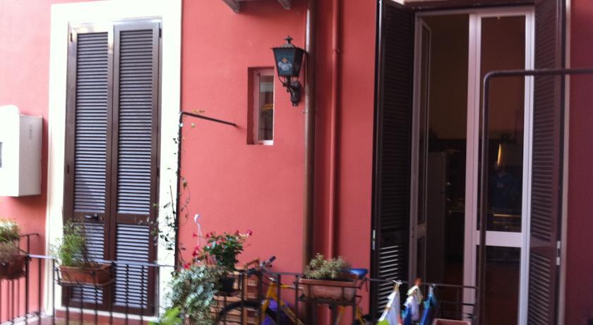 Alle Porte del Colosseo