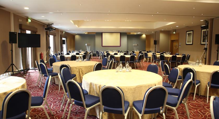 Отель Eastwood Hall