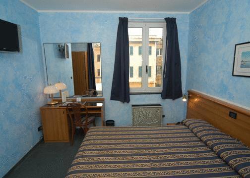 Отель Comfort Hotel Europa Genova City Centre