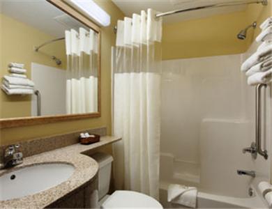 Отель Microtel Inn & Suites by Wyndham Panama City