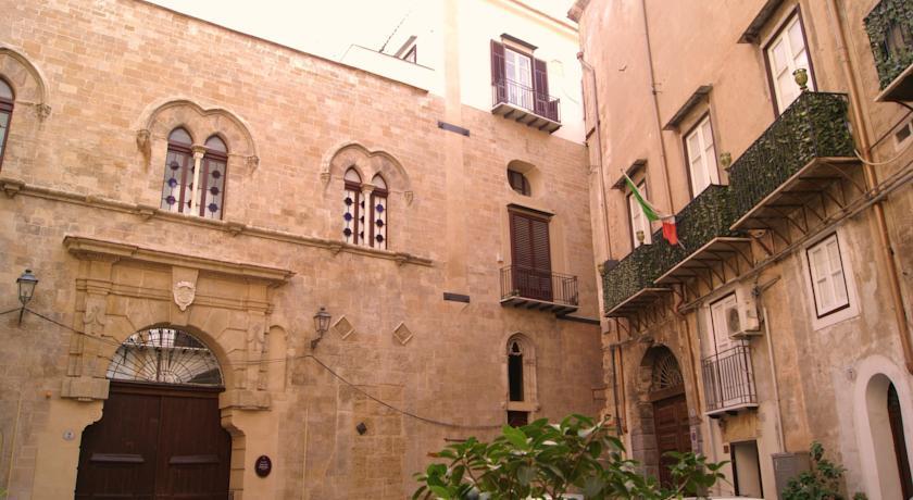 BeeClaire Guest House