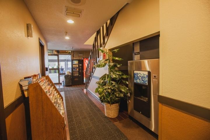 Отель Cedars Inn Auburn