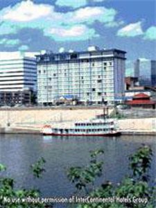 Отель Ramada Charleston Downtown