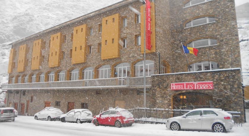 Отель Hotel Les Terres