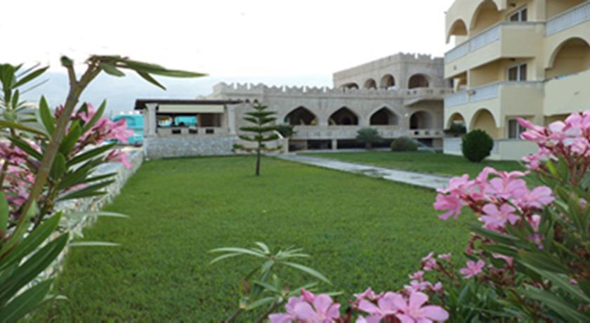 Отель Castle Hotel