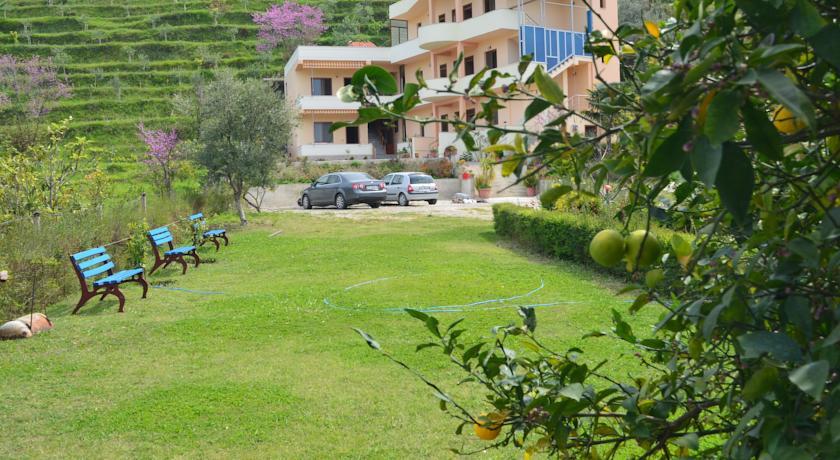 Апартаменты Radhima Apartments