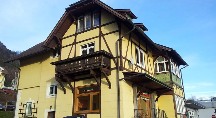Апартаменты Lakeview Apartment