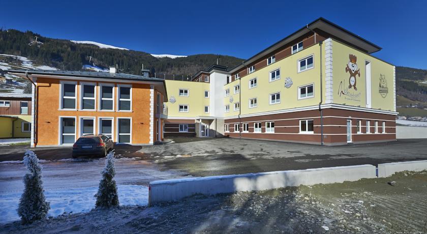 Отель Hotel der Wolkensteinbär